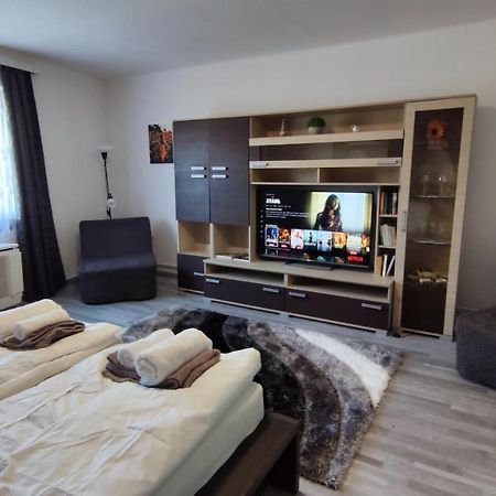 Freedom-Fehervar Apartman Секешфехервар Экстерьер фото